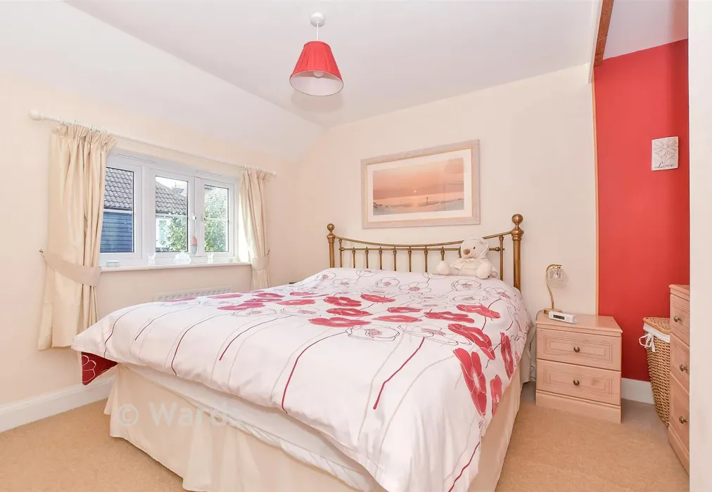 Bedroom 1 - Greyhound Chase, Ashford, Kent - Wards of Kent