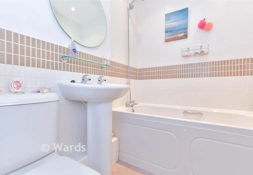Bathroom - Greyhound Chase, Ashford, Kent - Wards of Kent
