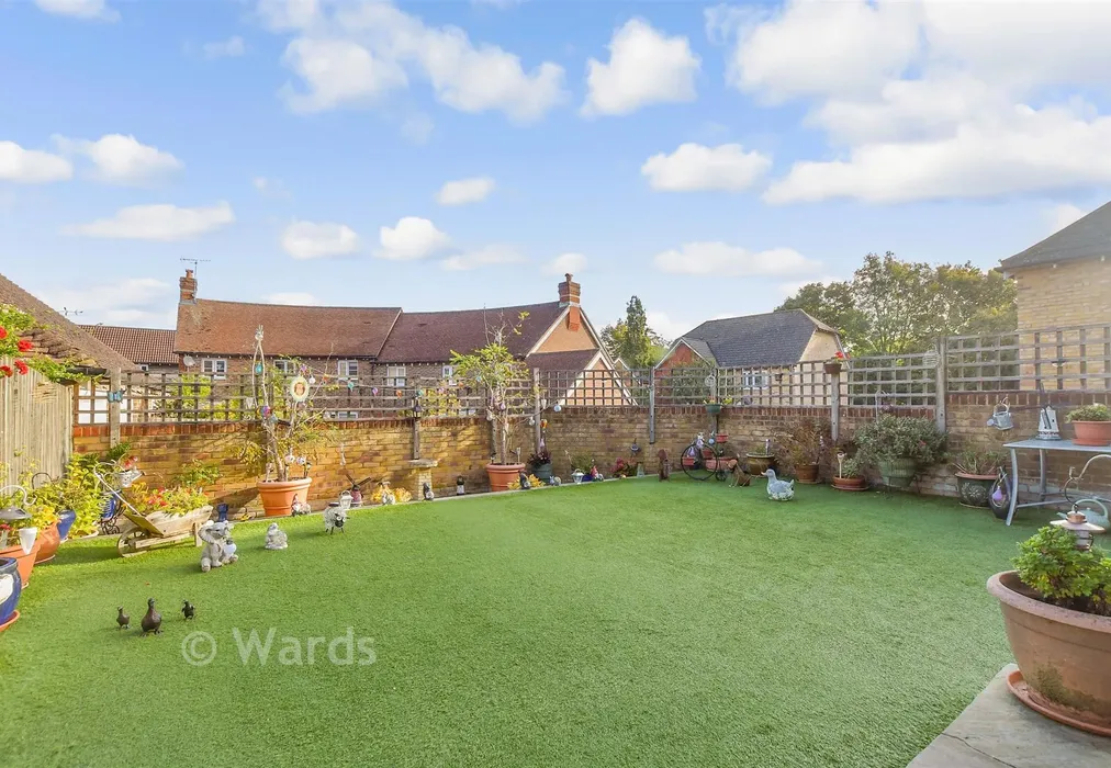 Rear Garden - Greyhound Chase, Ashford, Kent - Wards of Kent