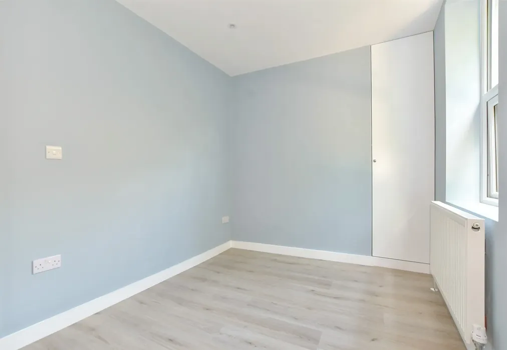 Bedroom 2 - Albion Place, Hythe, Kent - Wards of Kent