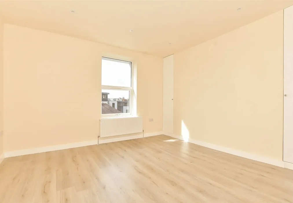 Bedroom 1 - Albion Place, Hythe, Kent - Wards of Kent