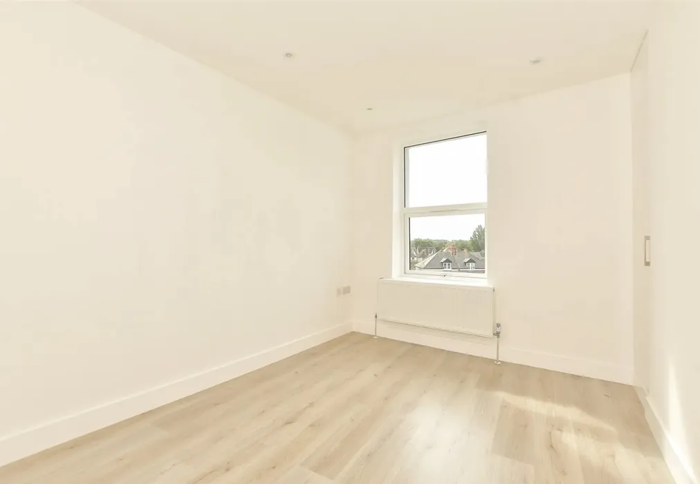 Bedroom 1 - Albion Place, Hythe, Kent - Wards of Kent