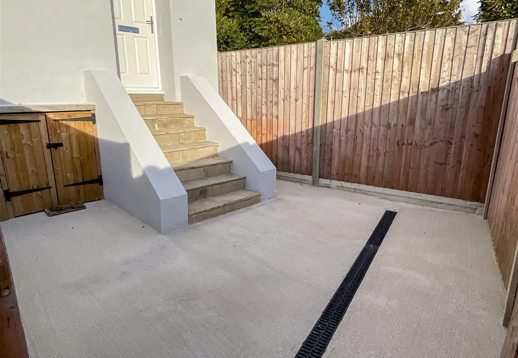 First Floor Court Yard - Albion Place, Hythe, Kent - Wards of Kent