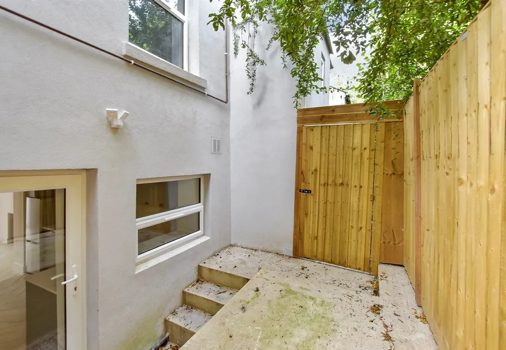 Rear Garden - Albion Place, Hythe, Kent - Wards of Kent