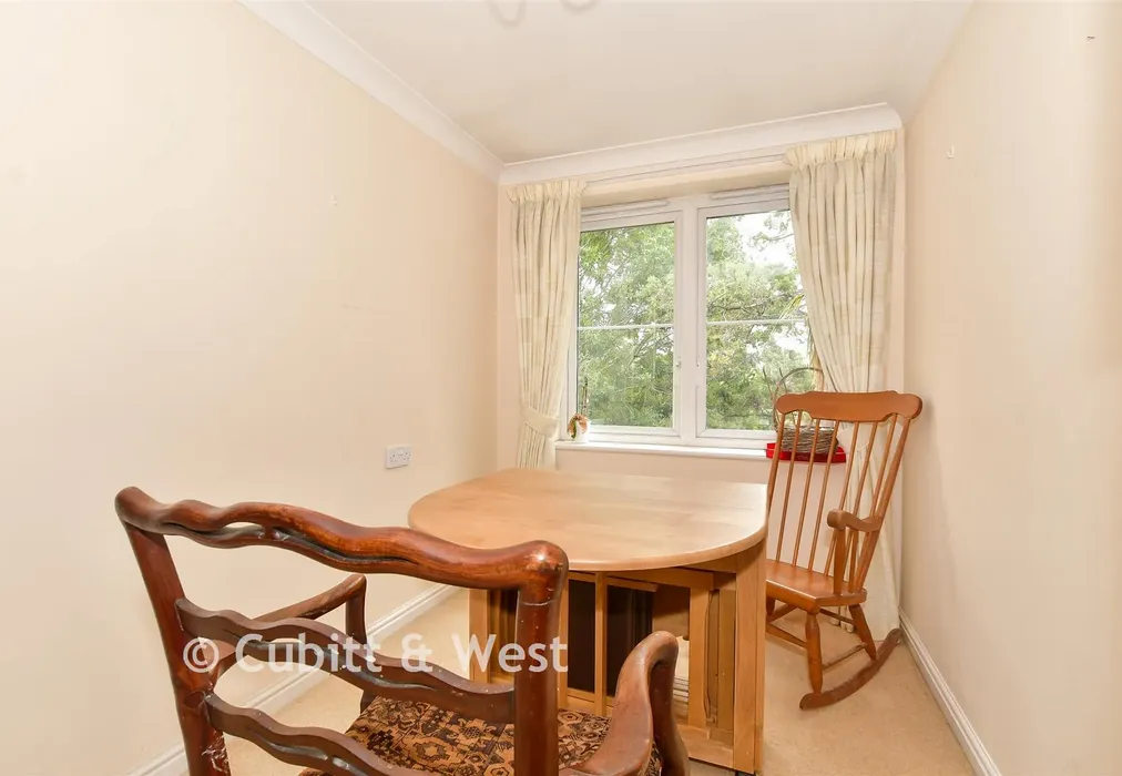 Lounge/ Dining Room - London Road, Redhill, Surrey - Wards of Kent