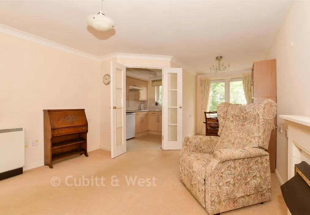 Lounge/ Dining Room - London Road, Redhill, Surrey - Wards of Kent