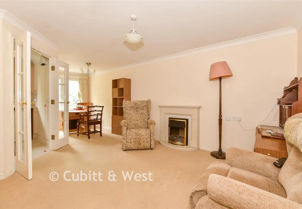 Lounge/ Dining Room - London Road, Redhill, Surrey - Wards of Kent
