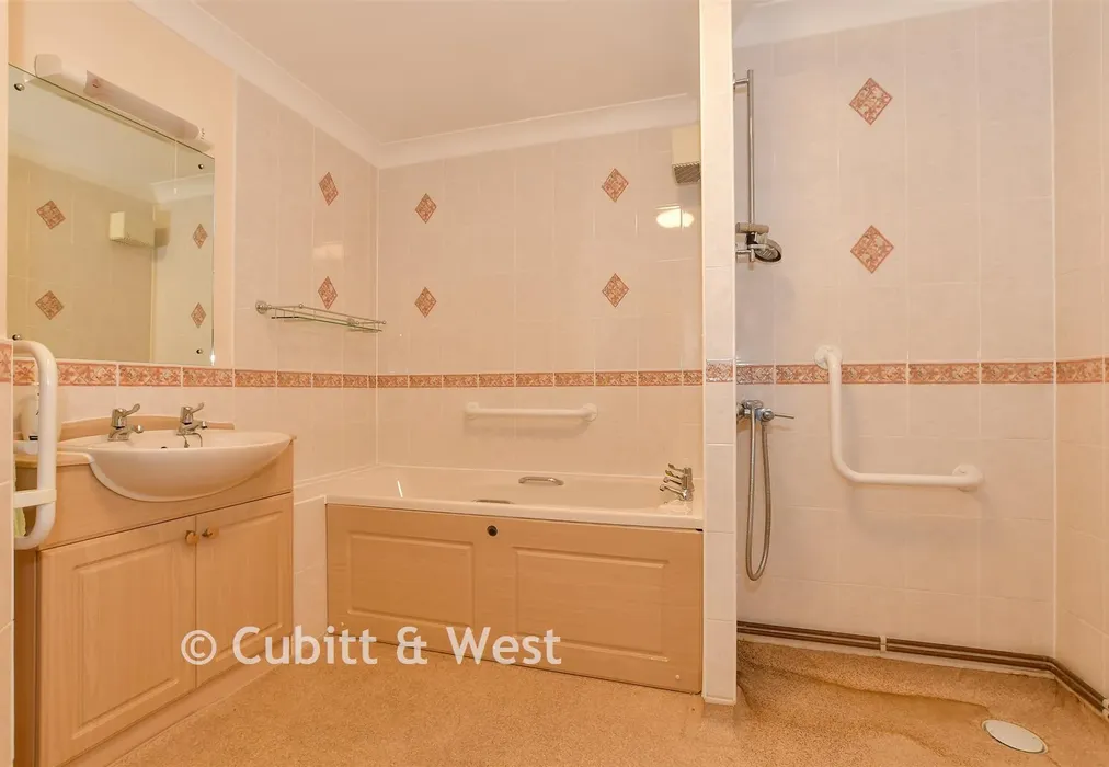 Shower Room - London Road, Redhill, Surrey - Wards of Kent