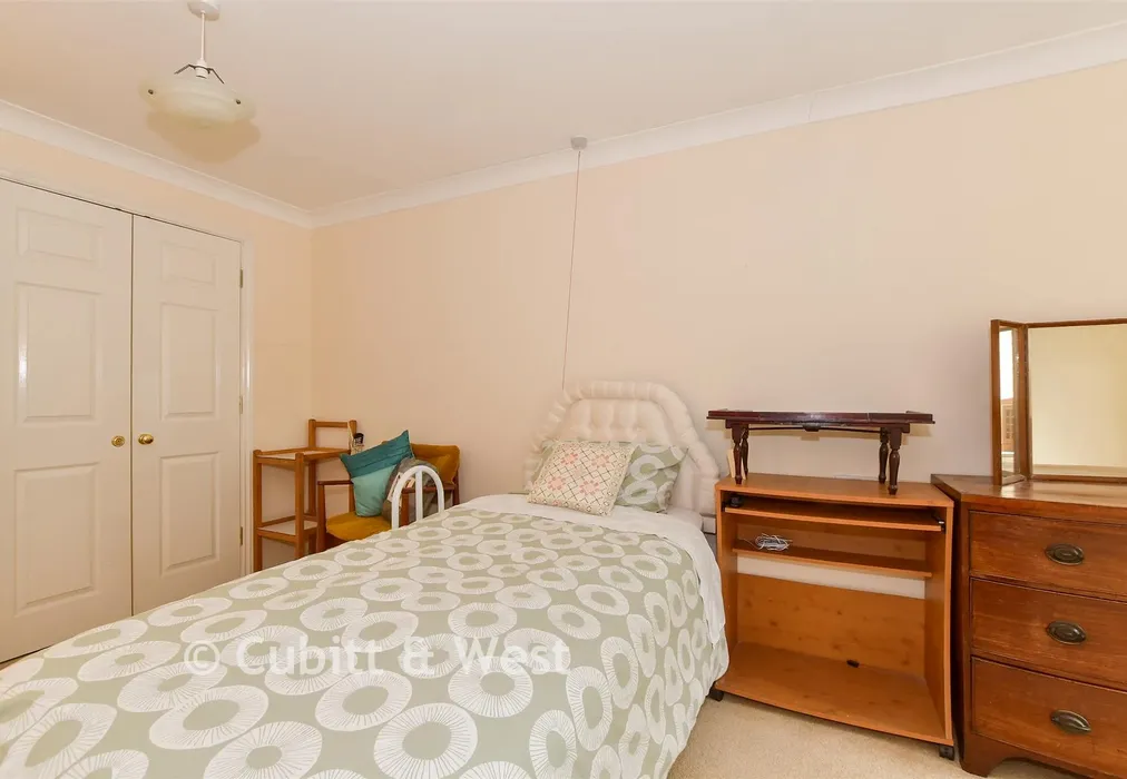 Bedroom - London Road, Redhill, Surrey - Wards of Kent