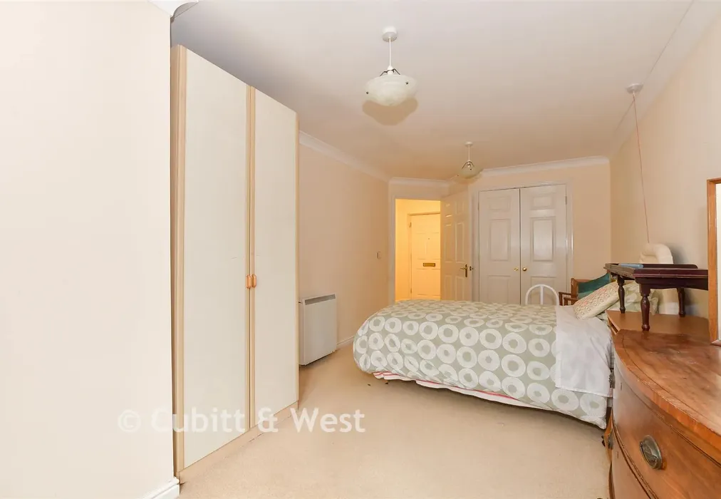 Bedroom - London Road, Redhill, Surrey - Wards of Kent