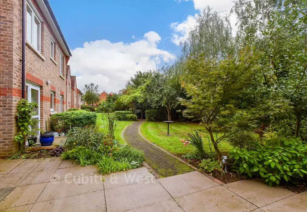 Communal Gardens - London Road, Redhill, Surrey - Wards of Kent