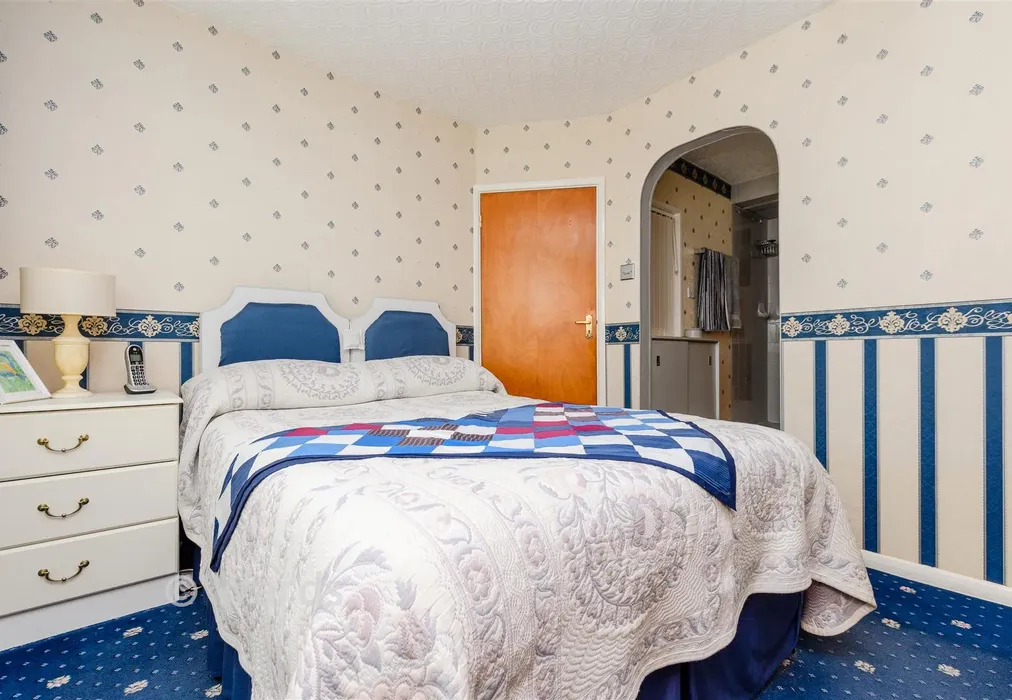 Bedroom 1 - Victoria Road, Walderslade, Chatham, Kent - Wards of Kent