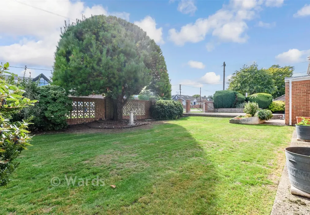 Front Garden - Victoria Road, Walderslade, Chatham, Kent - Wards of Kent