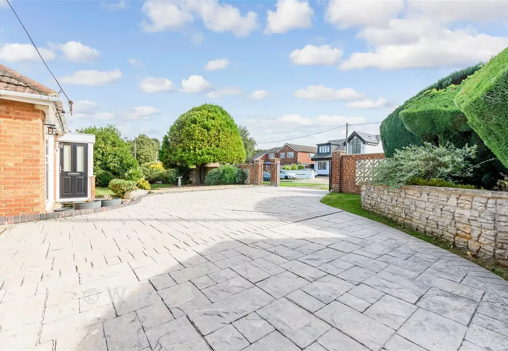 Driveway/Parking - Victoria Road, Walderslade, Chatham, Kent - Wards of Kent