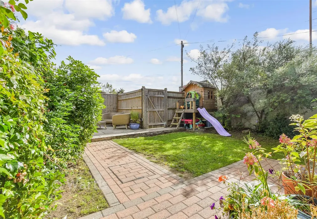 Rear Garden - Wheeler Street, Headcorn, Ashford, Kent - Wards of Kent
