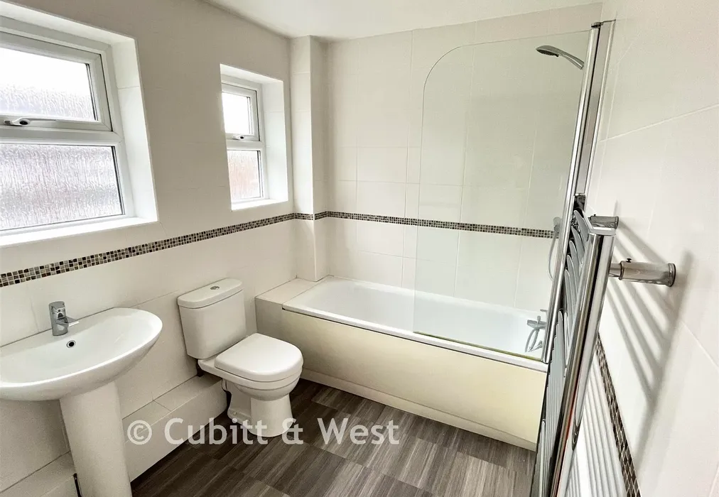 Bathroom - Estcots Drive, East Grinstead, West Sussex - Wards of Kent
