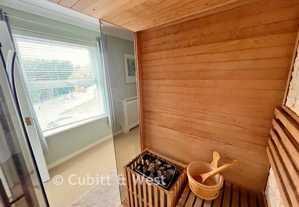 Bedroom 3/Sauna - Estcots Drive, East Grinstead, West Sussex - Wards of Kent