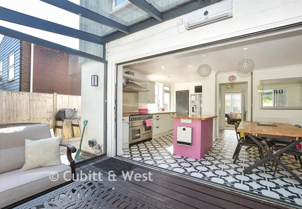 Conservatory - Estcots Drive, East Grinstead, West Sussex - Wards of Kent
