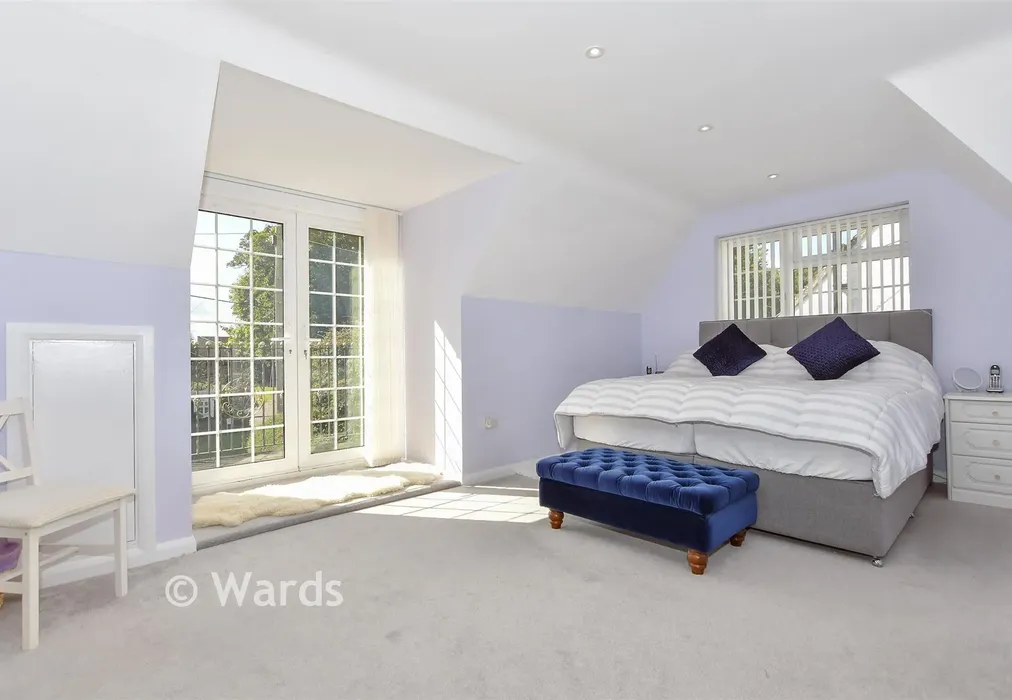 Bedroom 1 - Maidstone Road, Lenham, Maidstone, Kent - Wards of Kent