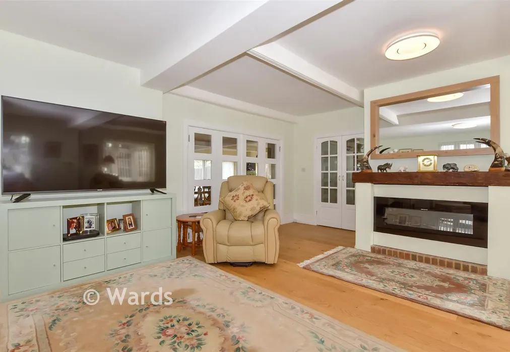 Lounge - Maidstone Road, Lenham, Maidstone, Kent - Wards of Kent