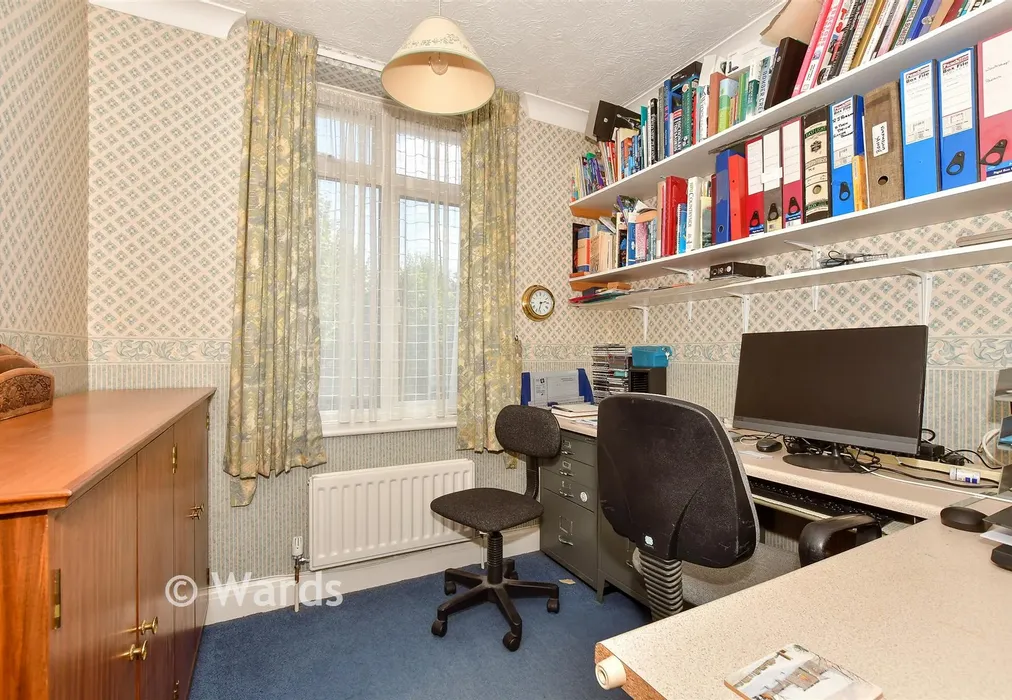 Bedroom 3 - Park Drive, Sittingbourne, Kent - Wards of Kent