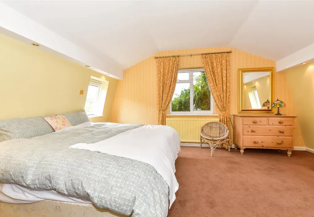 Annexe Bedroom 1 - Piccadilly Lane, Mayfield, East Sussex - Wards of Kent