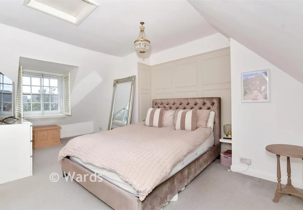 Bedroom 1 - Sandling Road, Maidstone, Kent - Wards of Kent