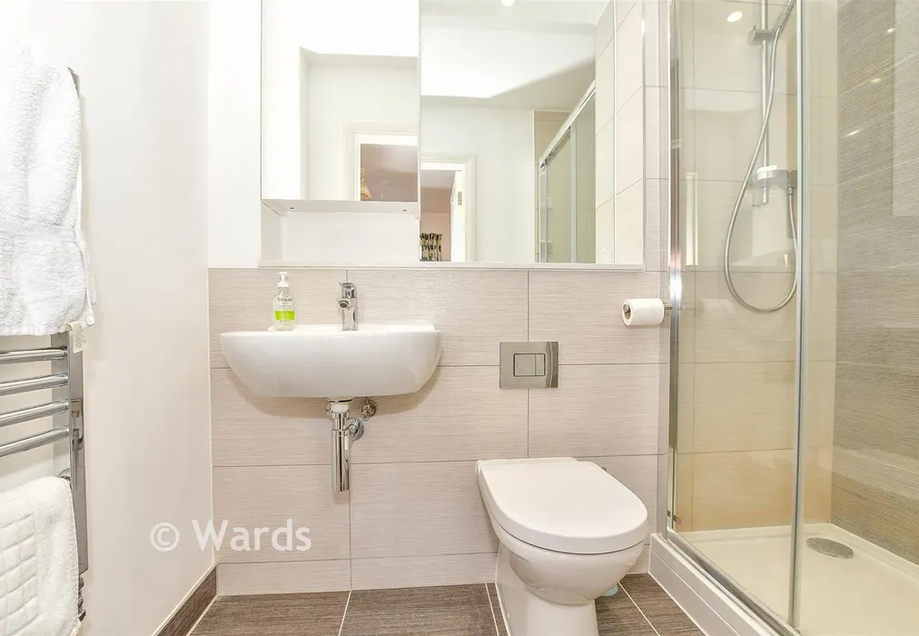 En-Suite Shower Room - Six Fields, Tenterden, Kent - Wards of Kent