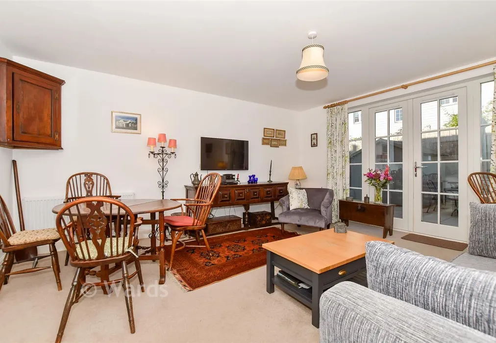 Lounge - Six Fields, Tenterden, Kent - Wards of Kent