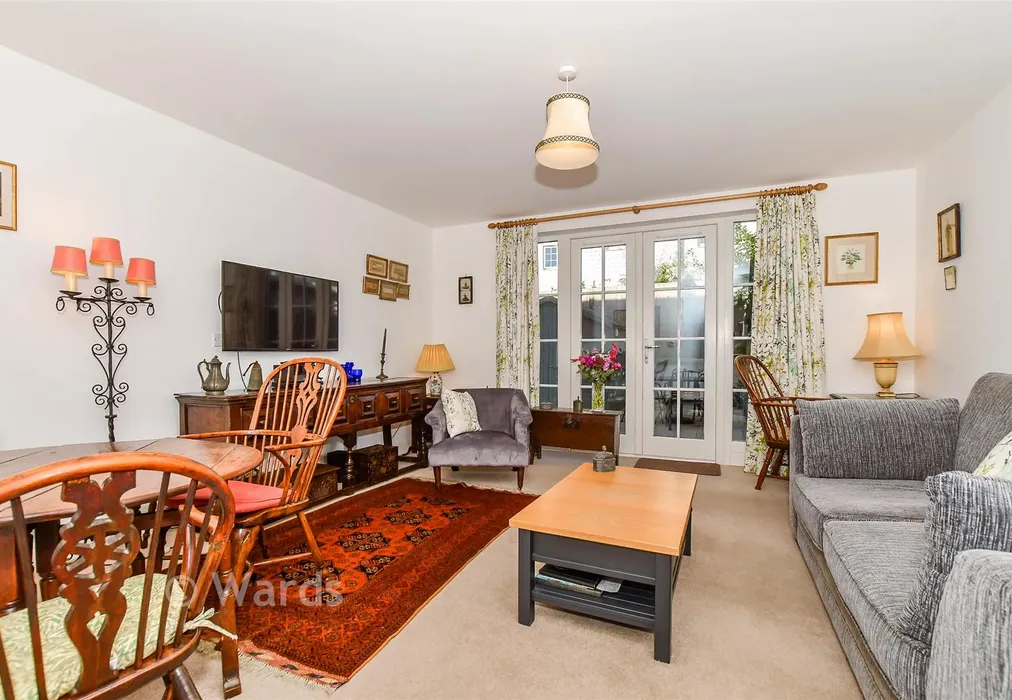 Lounge - Six Fields, Tenterden, Kent - Wards of Kent