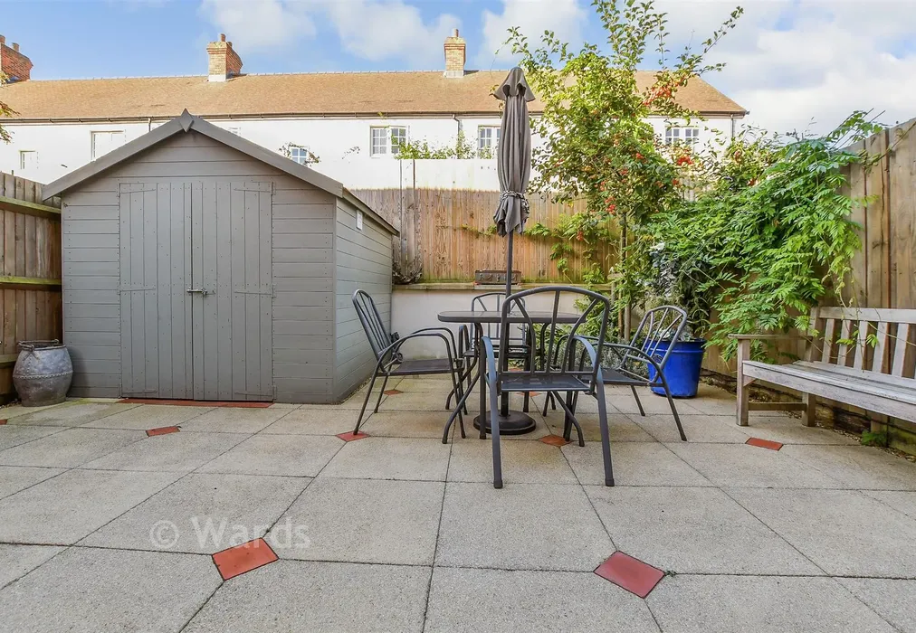 Patio / Decking - Six Fields, Tenterden, Kent - Wards of Kent