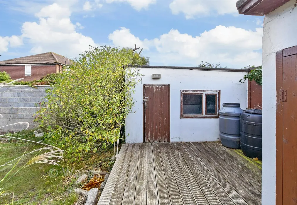 Workshop/Outbuildings - Linksfield Road, Westgate-On-Sea, Kent - Wards of Kent