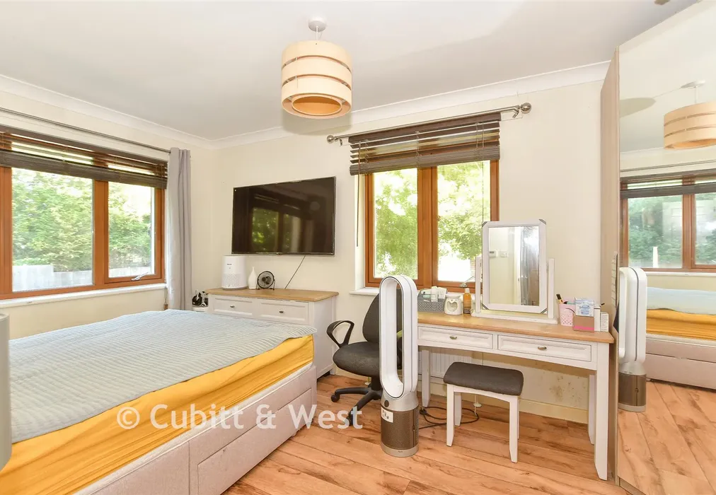 Bedroom 1 - Evelyn Clark Square, Forest Row, East Sussex - Wards of Kent
