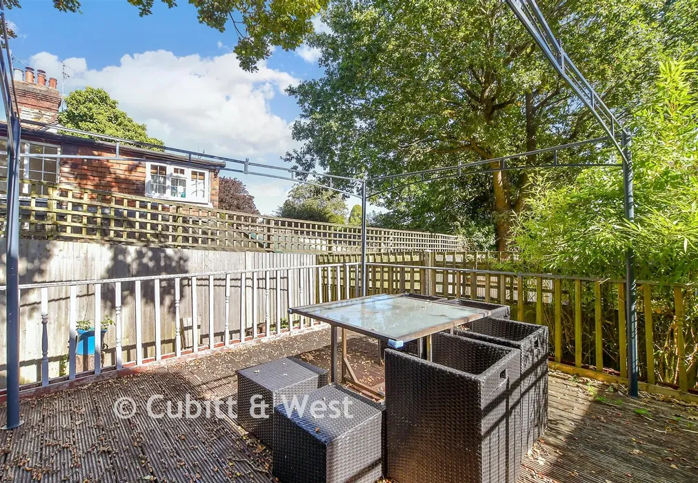 Rear Garden - Evelyn Clark Square, Forest Row, East Sussex - Wards of Kent