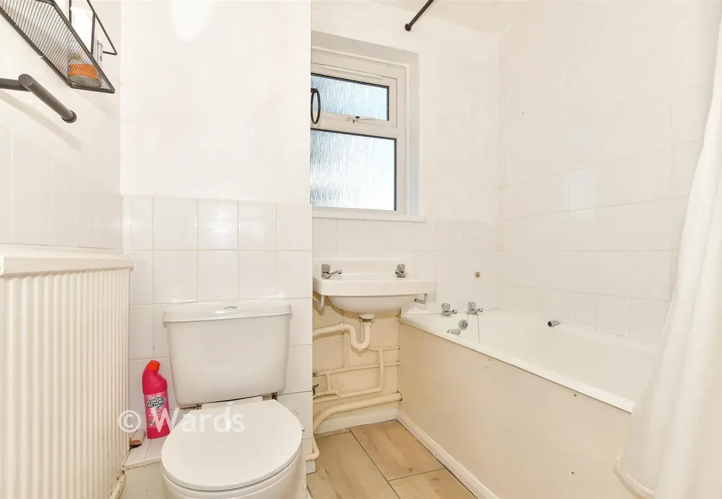 Bathroom - Chatham Grove, Chatham, Kent - Wards of Kent