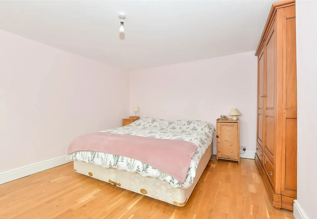 Bedroom 2 - Collier Street, Tonbridge, Kent - Wards of Kent