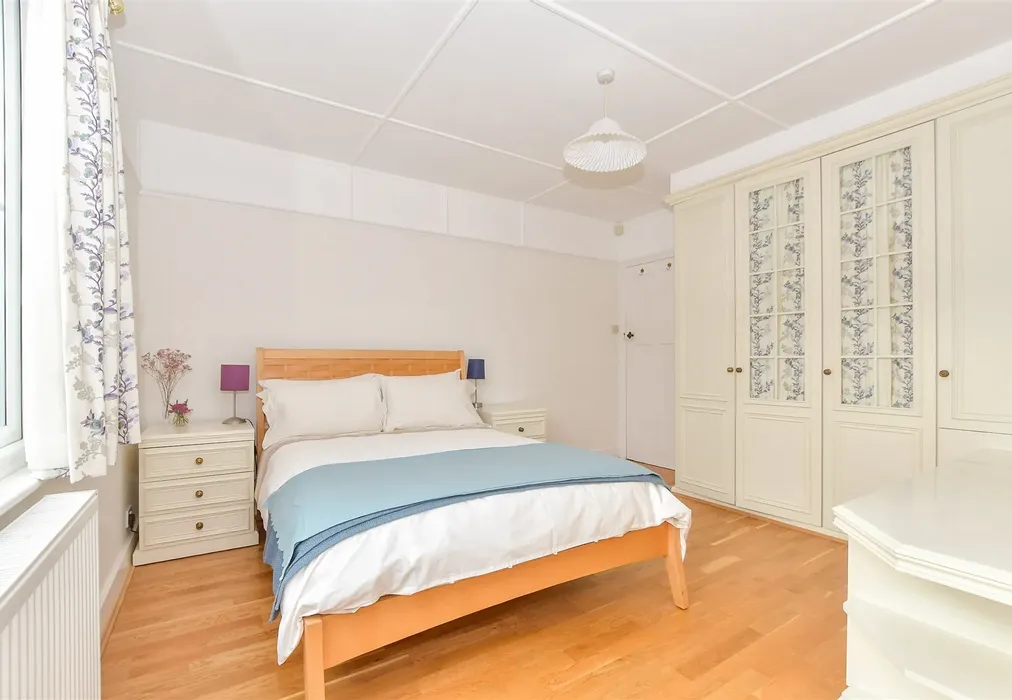 Bedroom 1 - Collier Street, Tonbridge, Kent - Wards of Kent