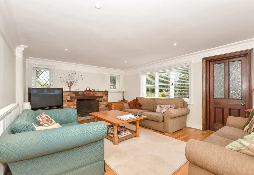 Family Room - Collier Street, Tonbridge, Kent - Wards of Kent