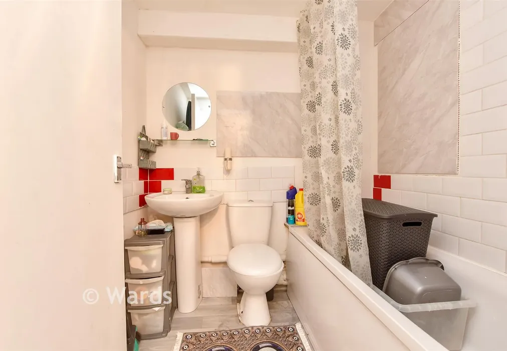 Flat 2 Bathroom - Carroways Place, Margate, Kent - Wards of Kent
