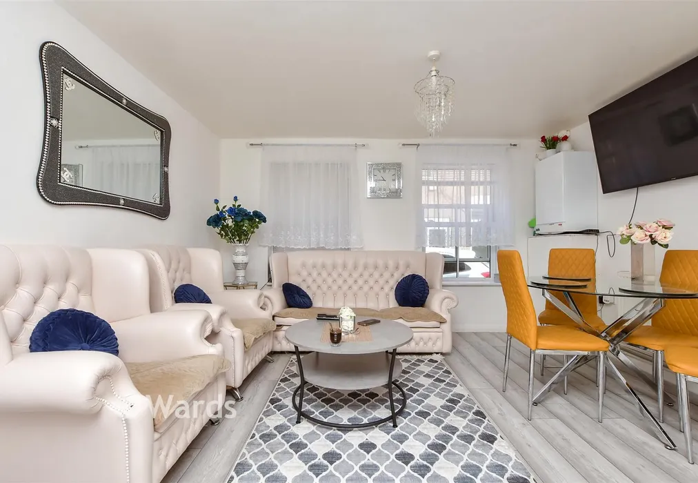 Flat 2 Lounge - Carroways Place, Margate, Kent - Wards of Kent