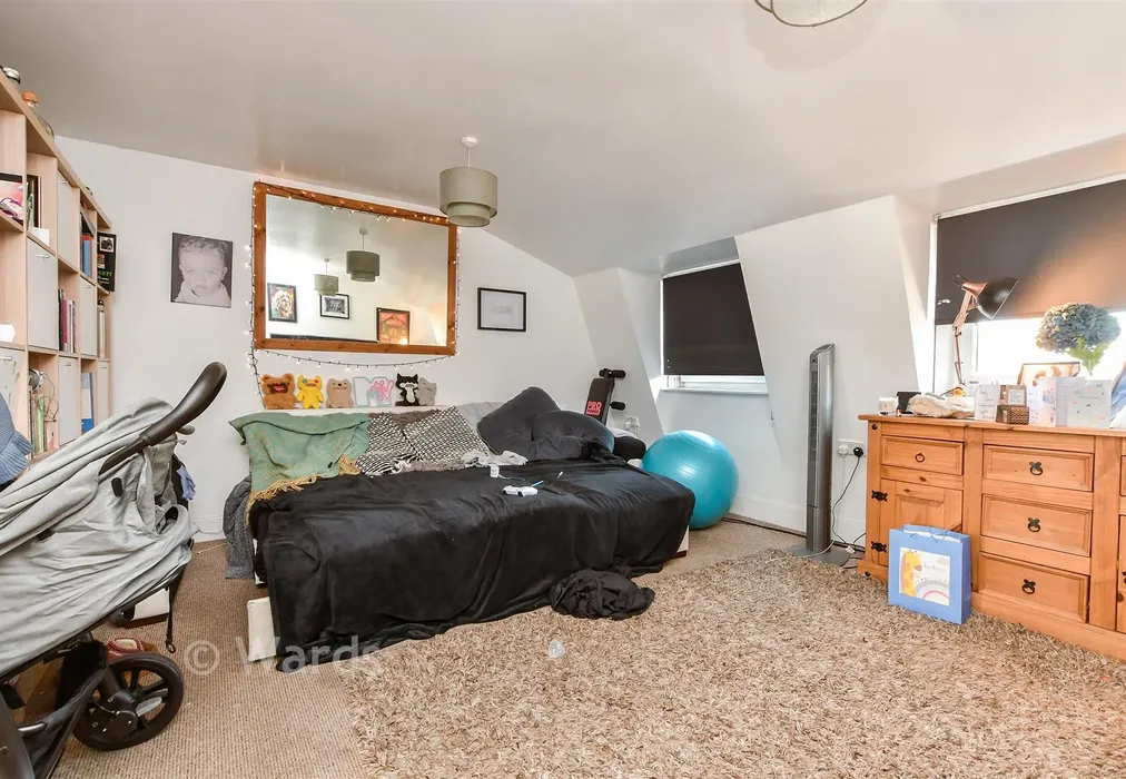 Flat 5 Lounge - Carroways Place, Margate, Kent - Wards of Kent