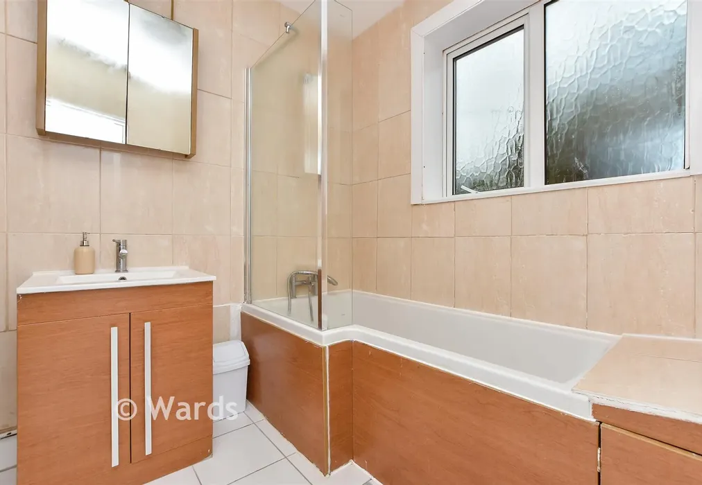 Bathroom - Norfolk Road, Cliftonville, Margate, Kent - Wards of Kent