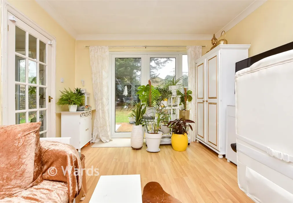 Sitting Room - Norfolk Road, Cliftonville, Margate, Kent - Wards of Kent