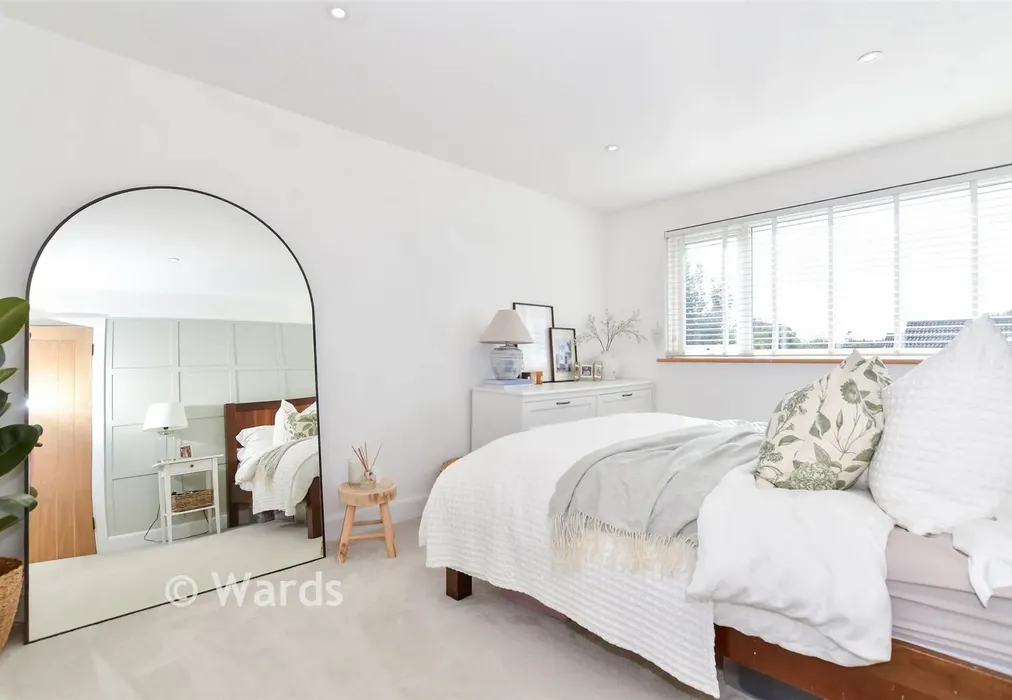 Bedroom 1 - The Almonds, Bearsted, Maidstone, Kent - Wards of Kent