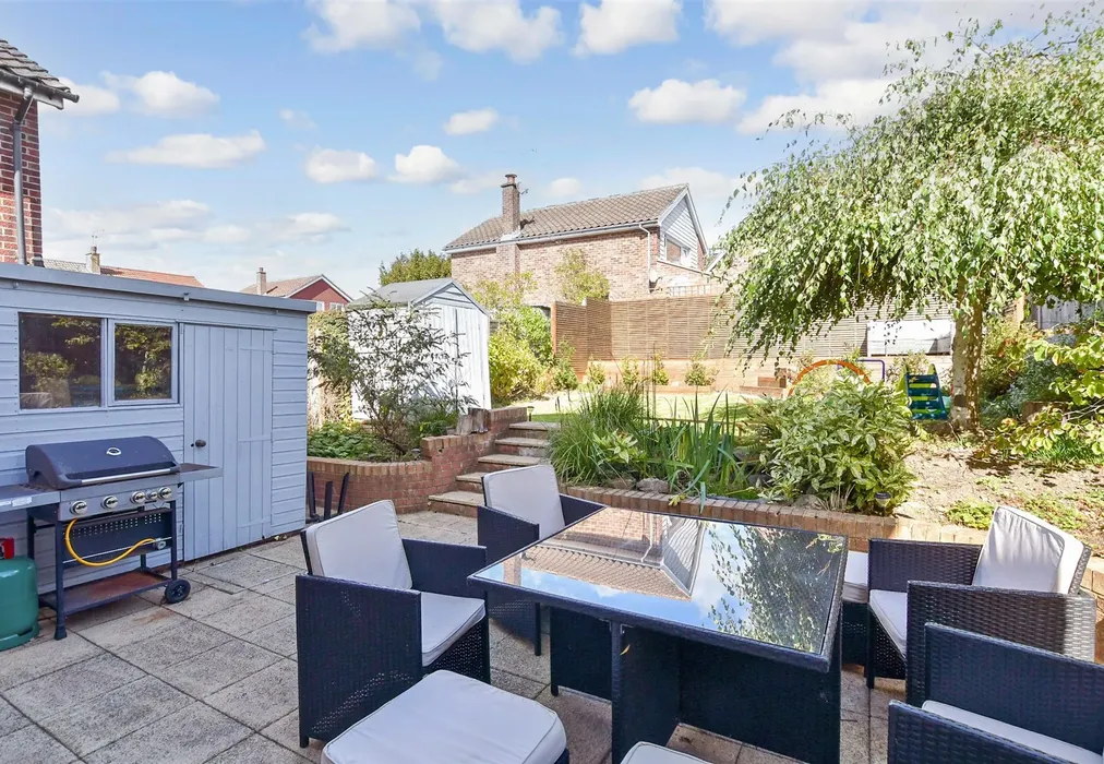 Rear Garden - The Almonds, Bearsted, Maidstone, Kent - Wards of Kent