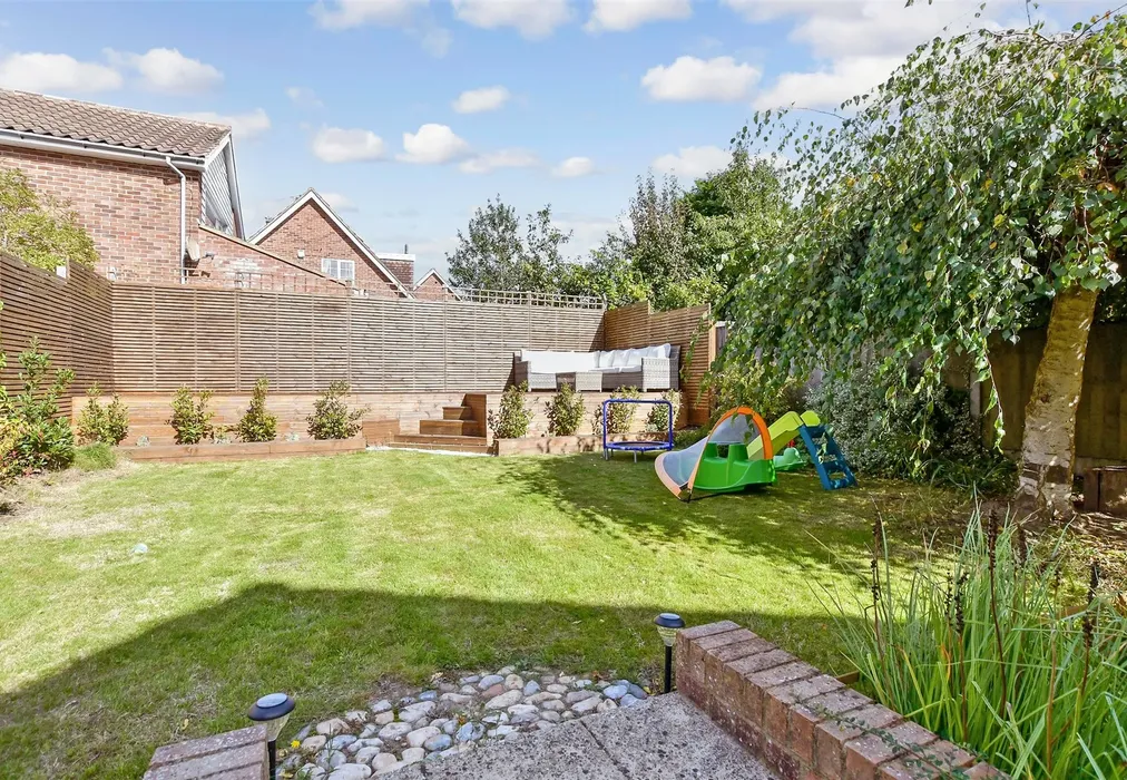 Rear Garden - The Almonds, Bearsted, Maidstone, Kent - Wards of Kent