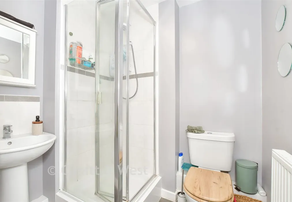 En-Suite Shower Room - The Boulevard, Chichester, West Sussex - Wards of Kent