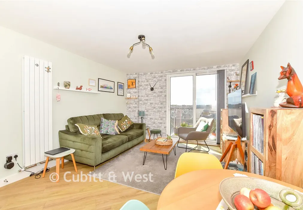 Lounge - Goldsmith Avenue, Southsea, Hampshire - Wards of Kent