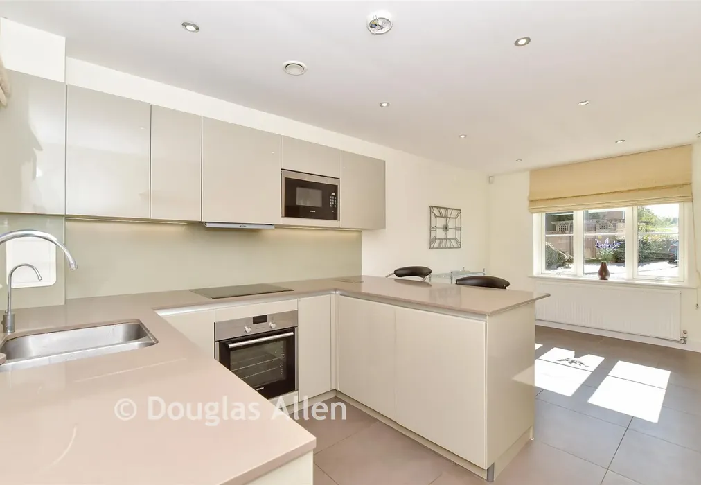 Kitchen/Diner - Buckingham Road, Epping, Essex - Wards of Kent