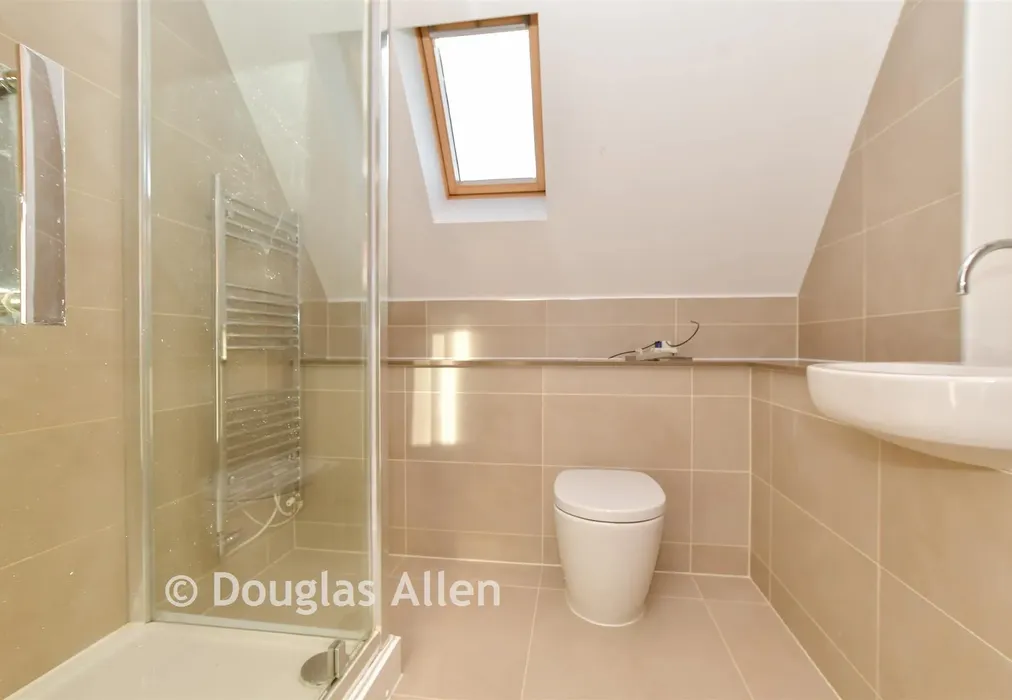 Bathroom - Buckingham Road, Epping, Essex - Wards of Kent